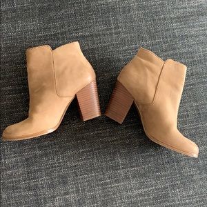 Aldo leather zip up booties